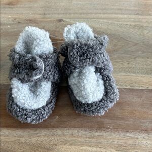 Robeez Soft Gray Baby Booties